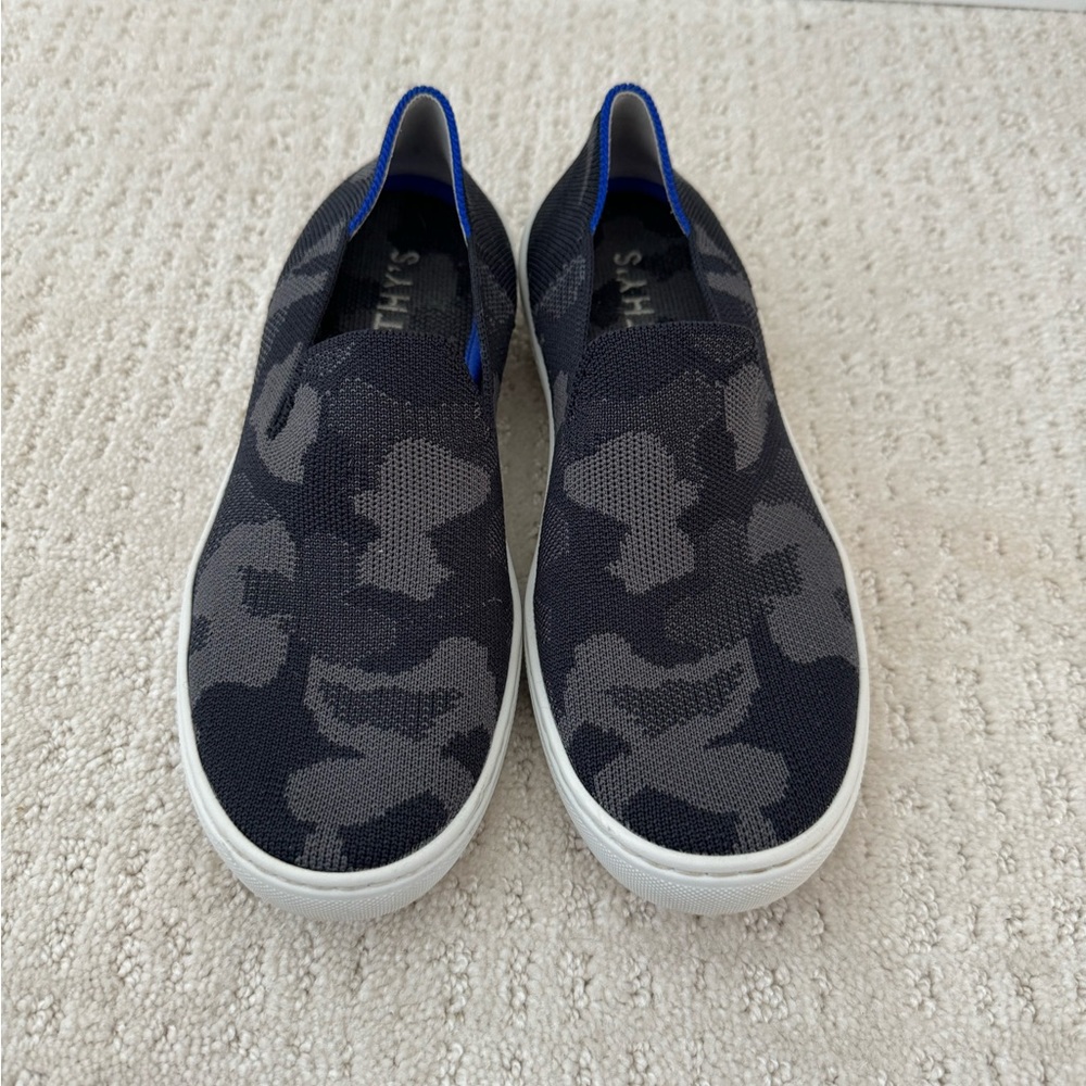 EUC Rothy’s Size 6 Slip Ons